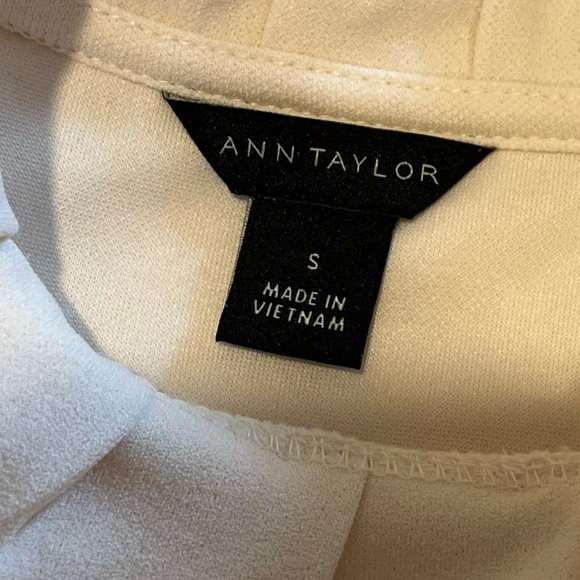 ANN TAYLOR Sleeveless Ruffle Top – Size S - Picture 2 of 8